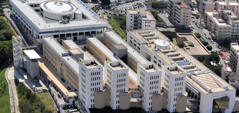 Gli esterni dell'Università "Mediterranea"