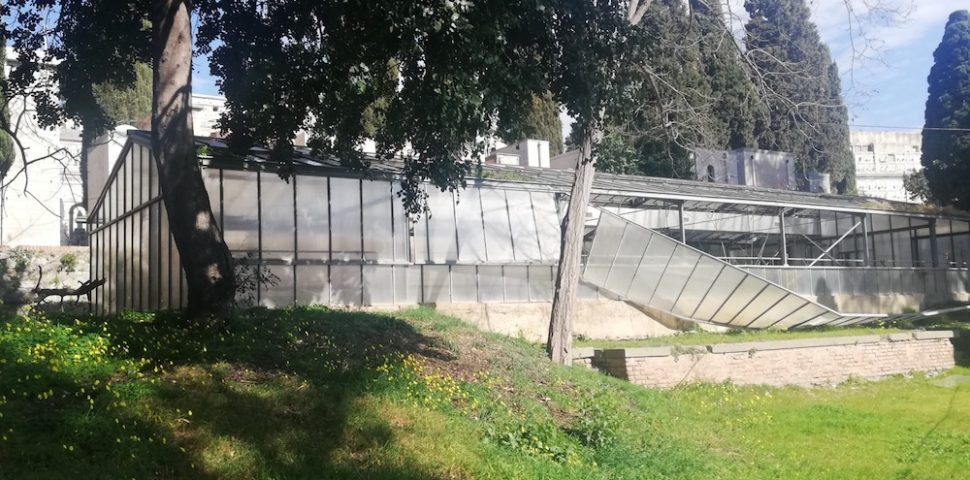 serra abbandonata cimitero di messina
