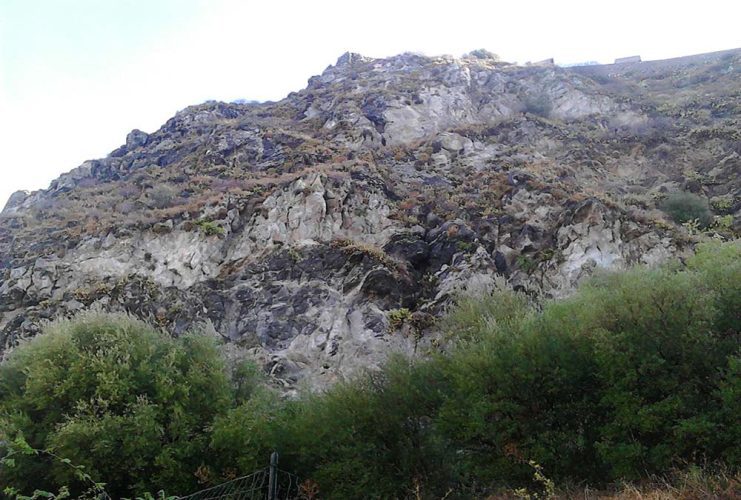 costone roccioso ponente ngonia tono milazzo