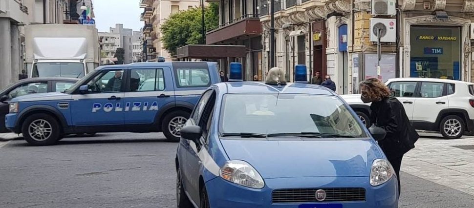 Reggio Occupante Abusivo Bloccato Col Taser E Poi Arrestato Per 