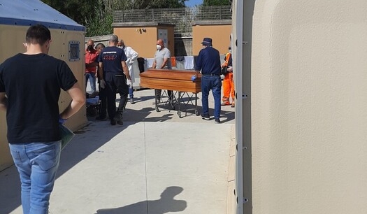 La donna afghana deceduta il 18.5.2022 al porto di Roccella Jonica