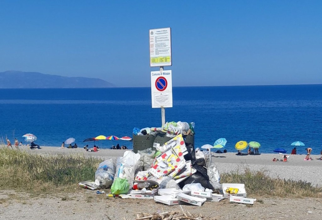 milazzo rifiuti spiaggia