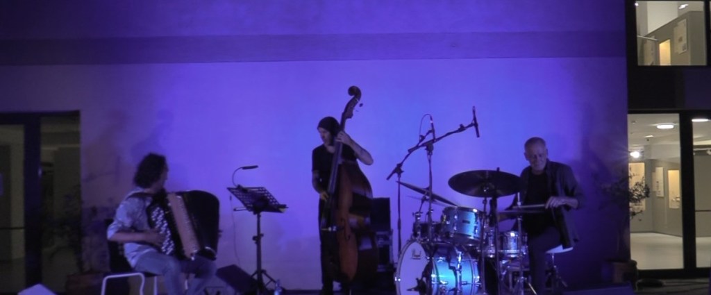 Bronzi50, il concerto d'apertura del Biondini Trio a Locri