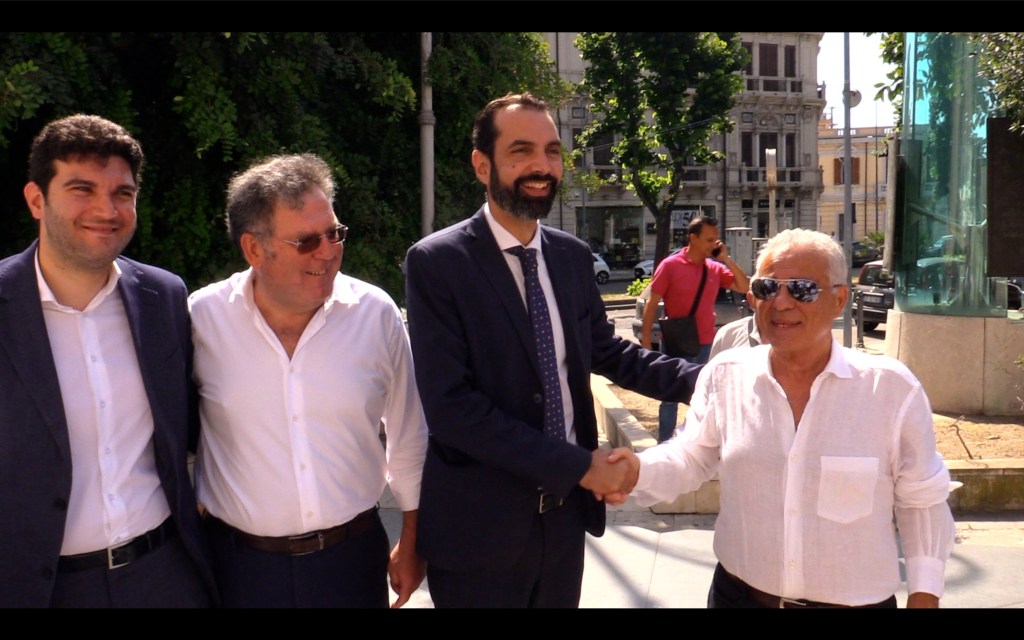 Dario Carbone, l'editore di Tempostretto Pippo Trimarchi, il sindaco Basile e il presidente Sciotto in occasione del crowfunding per il Messina Calcio nel 2022