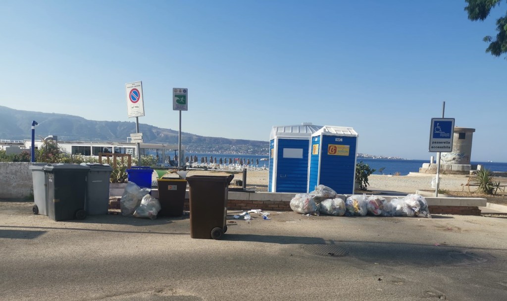 Messina. La Punta a Capo Peloro nel degrado