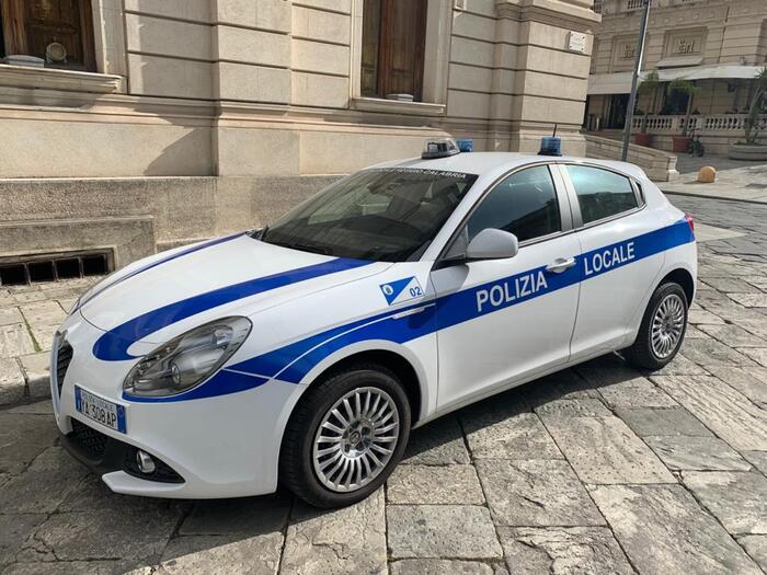 auto della Polizia locale RC