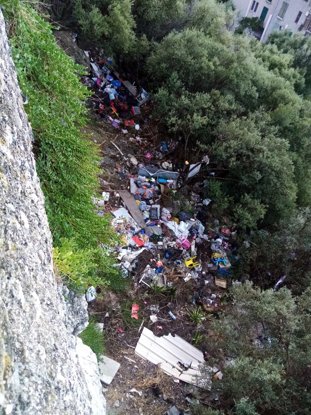 rifiuti chiesa immacolata milazzo ponente