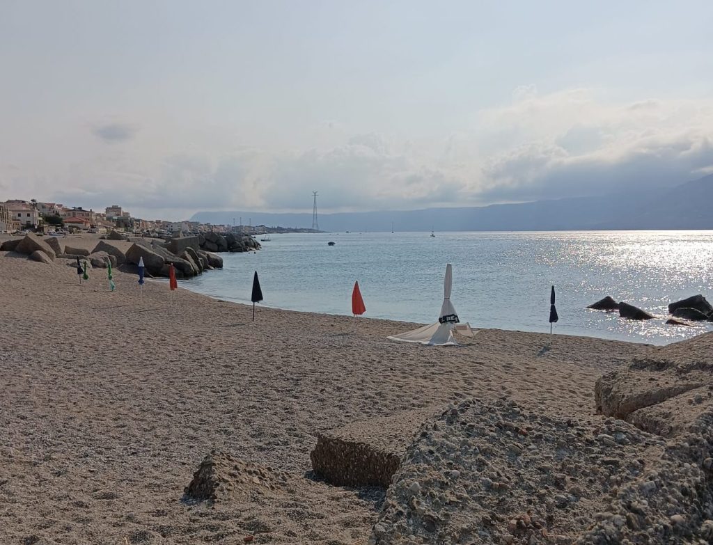 Ombrelloni segnaposto in spiaggia a S.Agata