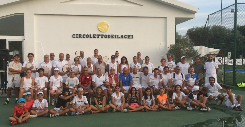 partecipanti al torneo racchetta di legno al circoletto dei laghi