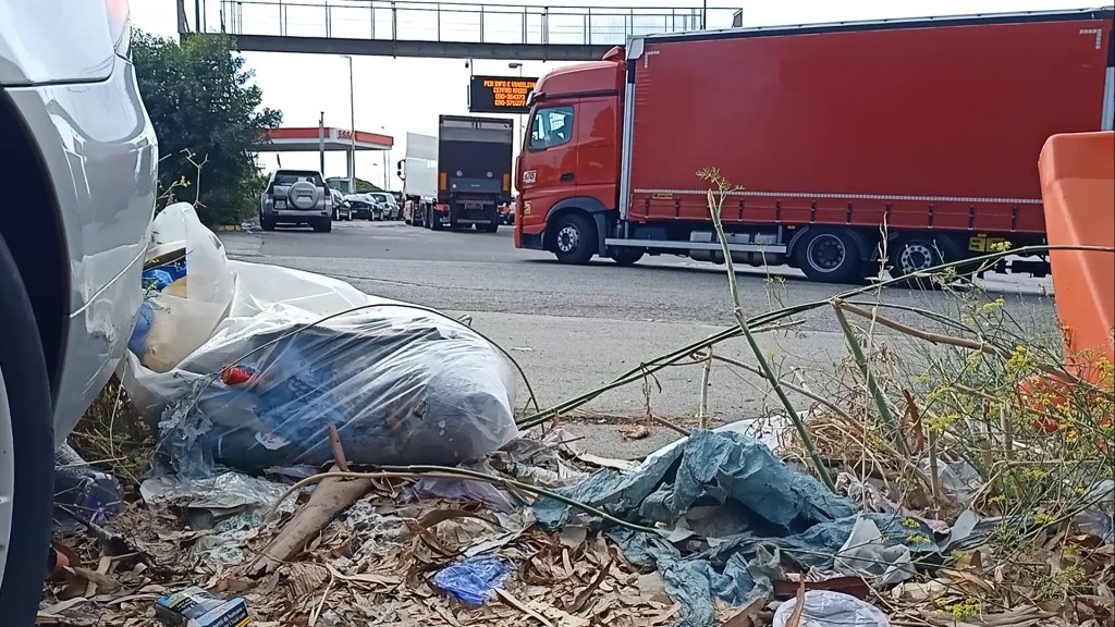 Messina, tour in auto tra i rifiuti abbandonati VIDEO