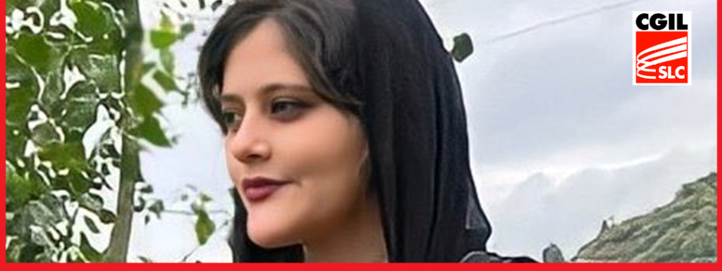 "Non dimentichiamo Masha Amini", uccisa per le ciocche fuori dal velo