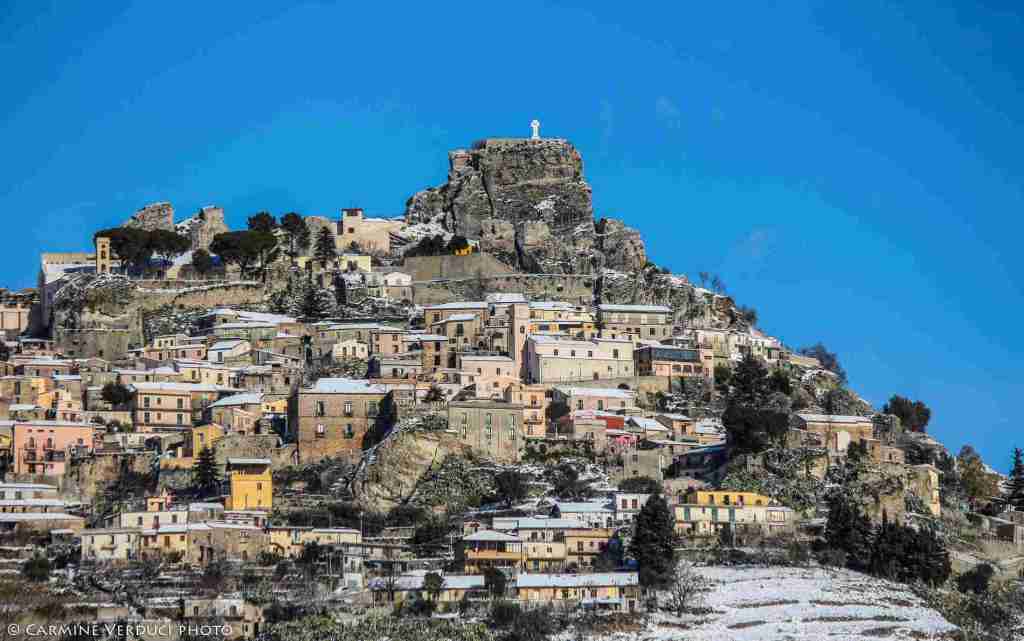 Bova e il "giallo" di una piazza intitolata senza autorizzazione