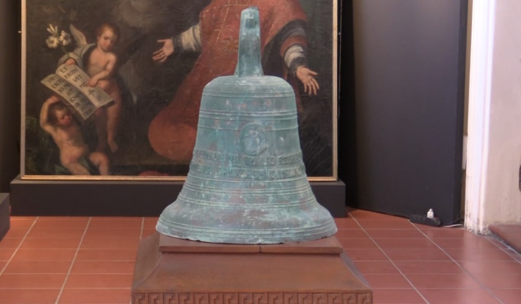 La campana restituita all'Arcidiocesi reggina