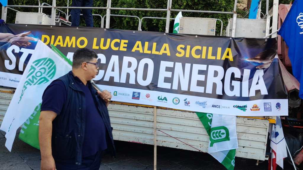 Manifestazione caro energia