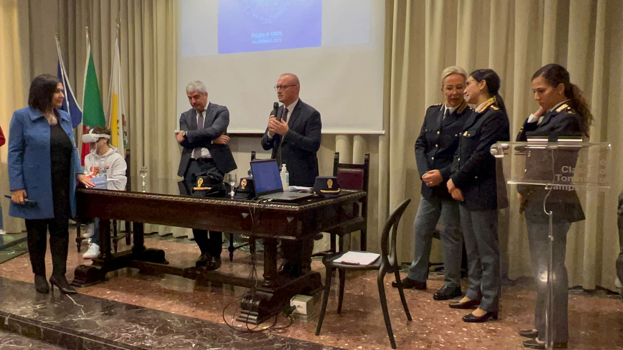 Reggio. Versace alla presentazione dei calendari della Polizia di Stato
