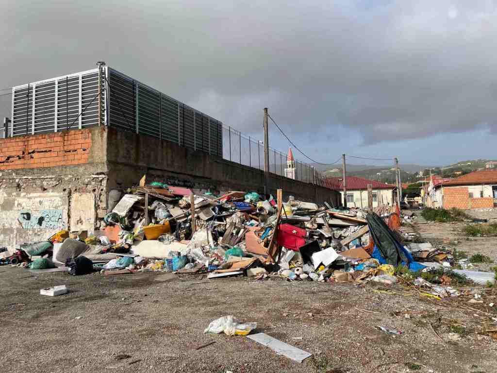 fondo saccà discarica topo