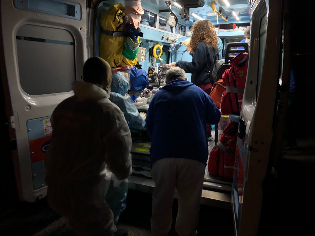 Bambino trasportato d’urgenza a Taormina, era naufragato a Lampedusa VIDEO