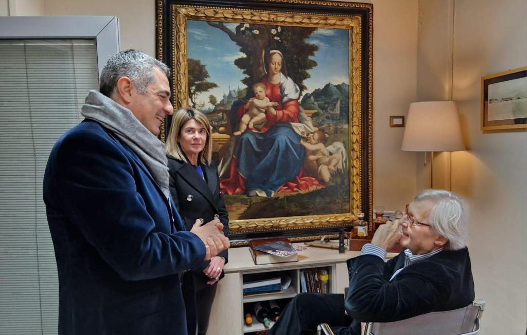 Sgarbi, Amata e Finocchiaro insieme: "Che bella la Madonna col Bambino e San Giovannino"