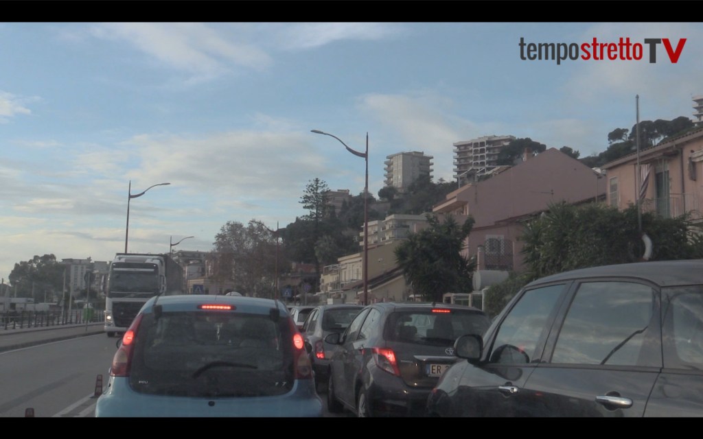 Anno Nuovo Traffico Vecchio Le Lunghe Code Fra Panoramica E Litoranea anno-nuovo-traffico-vecchio-le-lunghe-code-fra-panoramica-e-litoranea