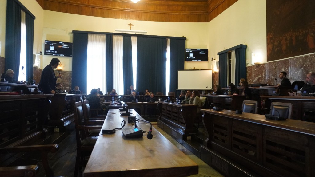 Terremoto in Consiglio, la maggioranza perde i pezzi: arriva la nuova Dc