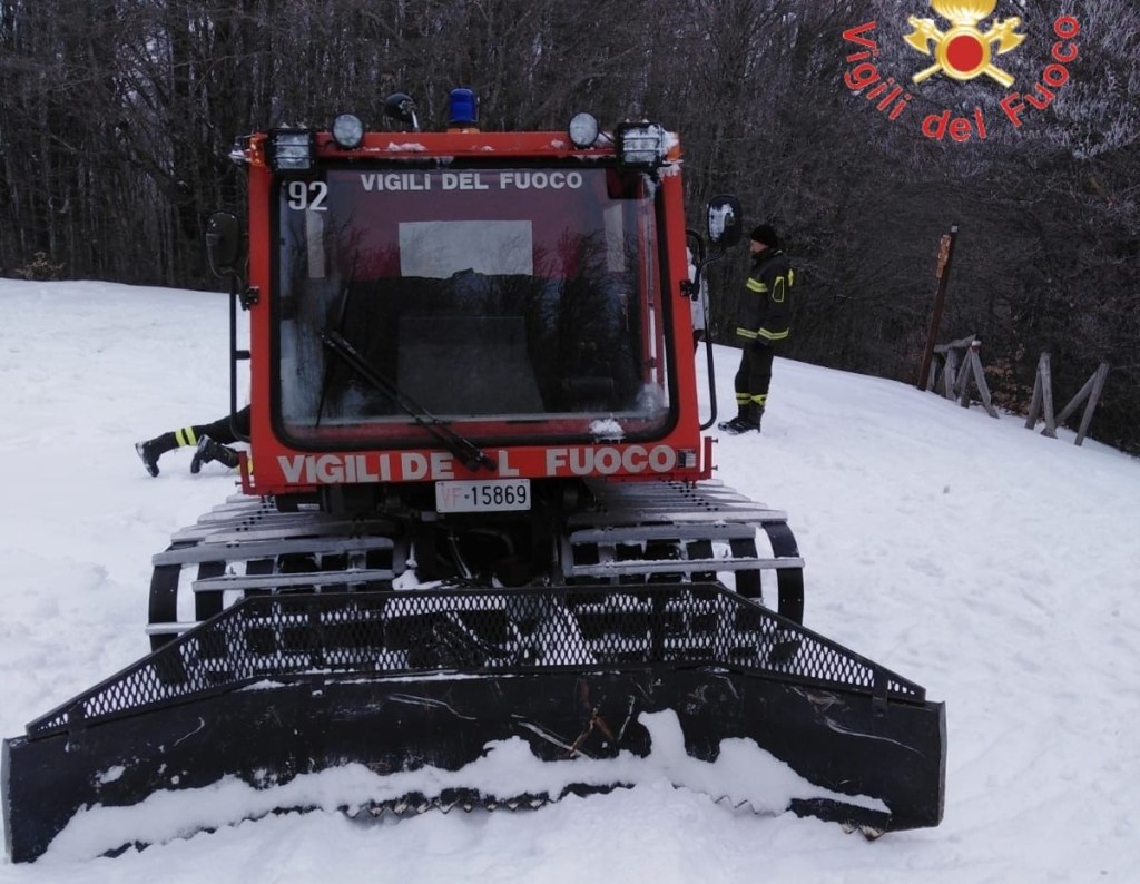 Gatto delle nevi in azione