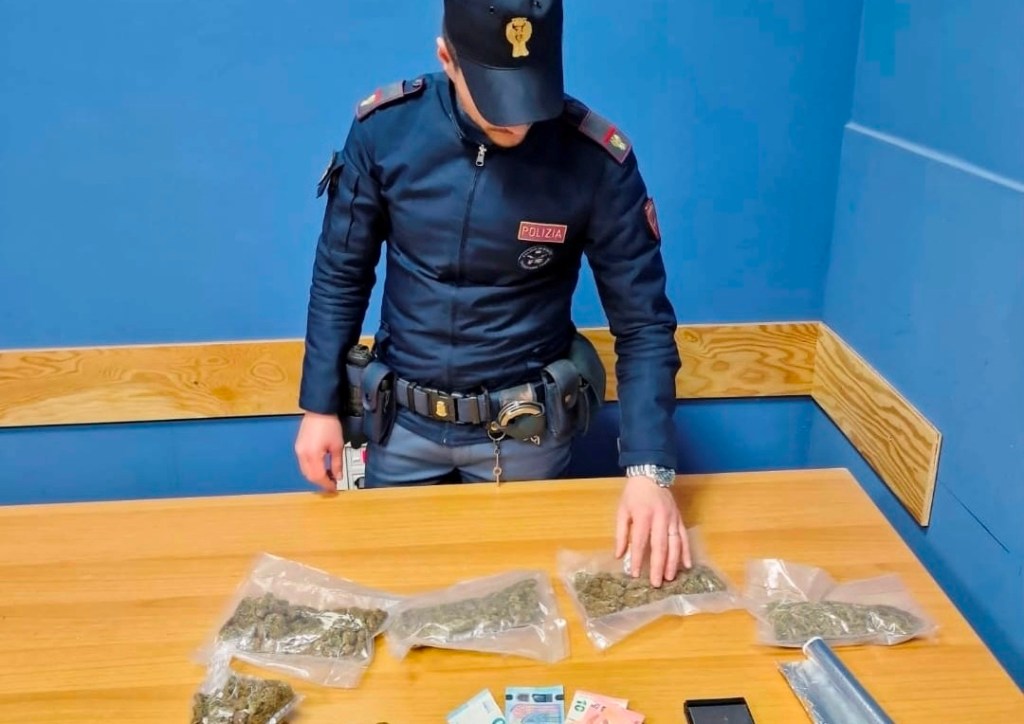 blitz Polizia Rione Taormina Messina droga