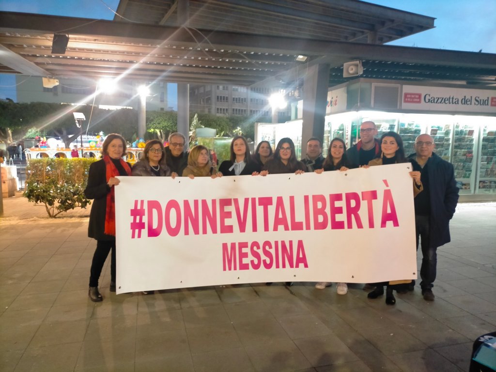 Sit-in a sostegno delle donne iraniane