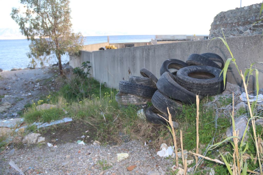 Rifiuti sul Torrente Larderia: “Una bomba ecologica” VIDEO