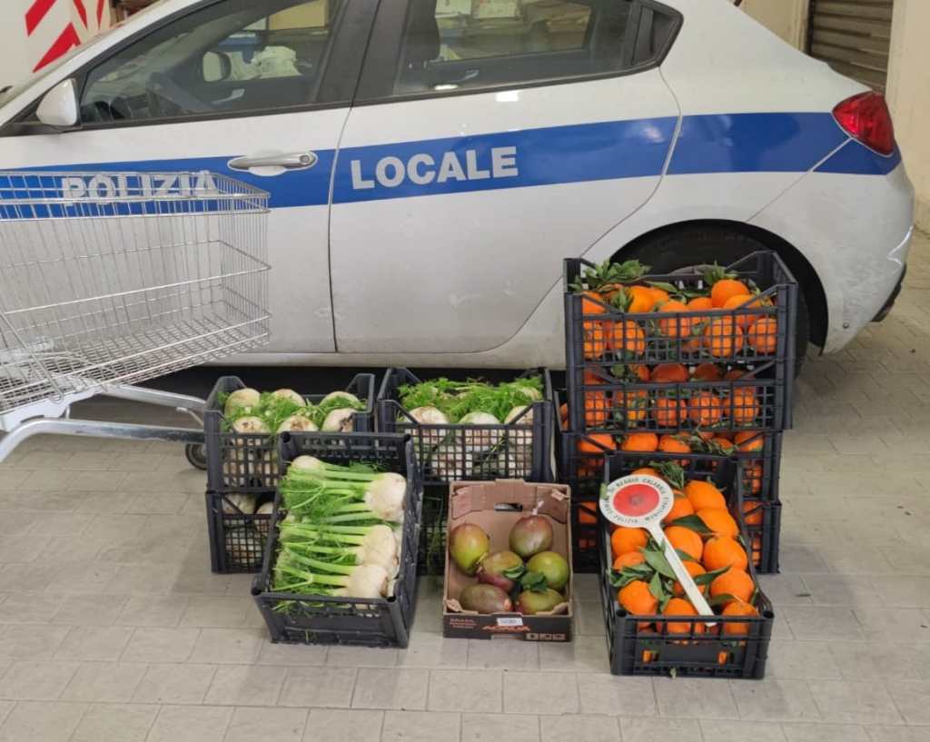 merce oggetto di vari sequestri della Polizia locale