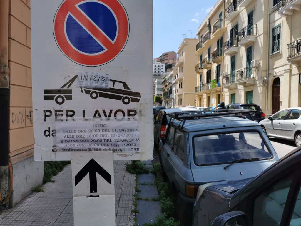 Amam, la pulizia dei tombini continua. "Il problema? Chi non rispetta i divieti"