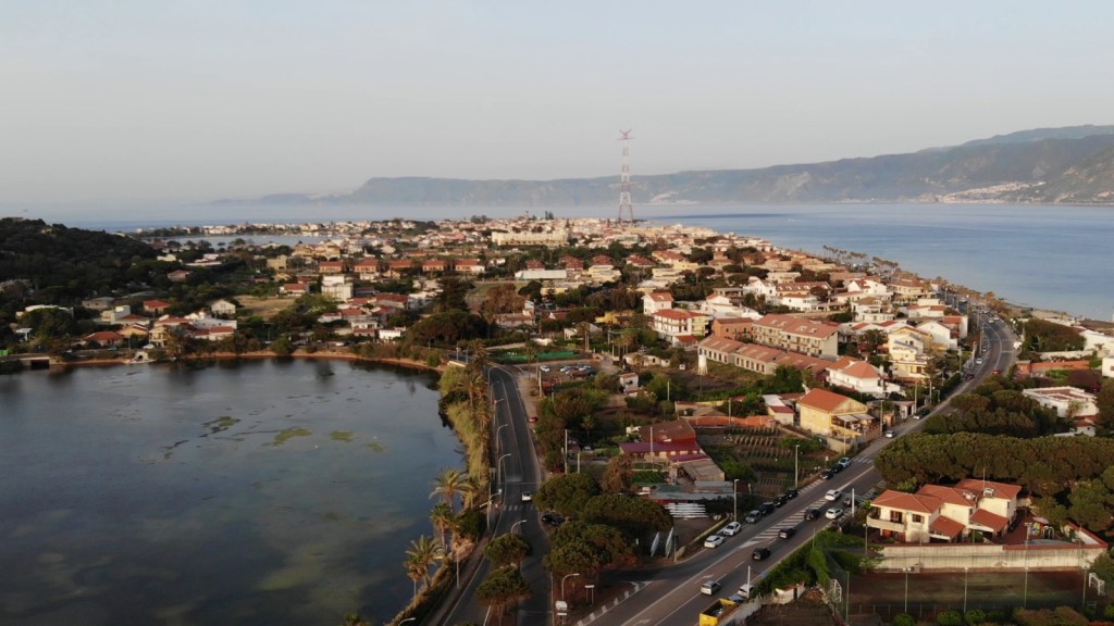 Nella zona degli espropri. "Il ponte? Resuscita una città morta", "no, è una sciagura" VIDEO