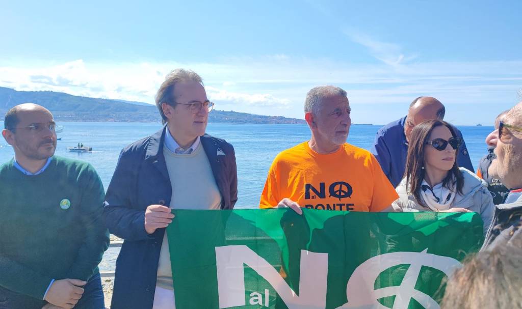 Bonelli e Accorinti no ponte