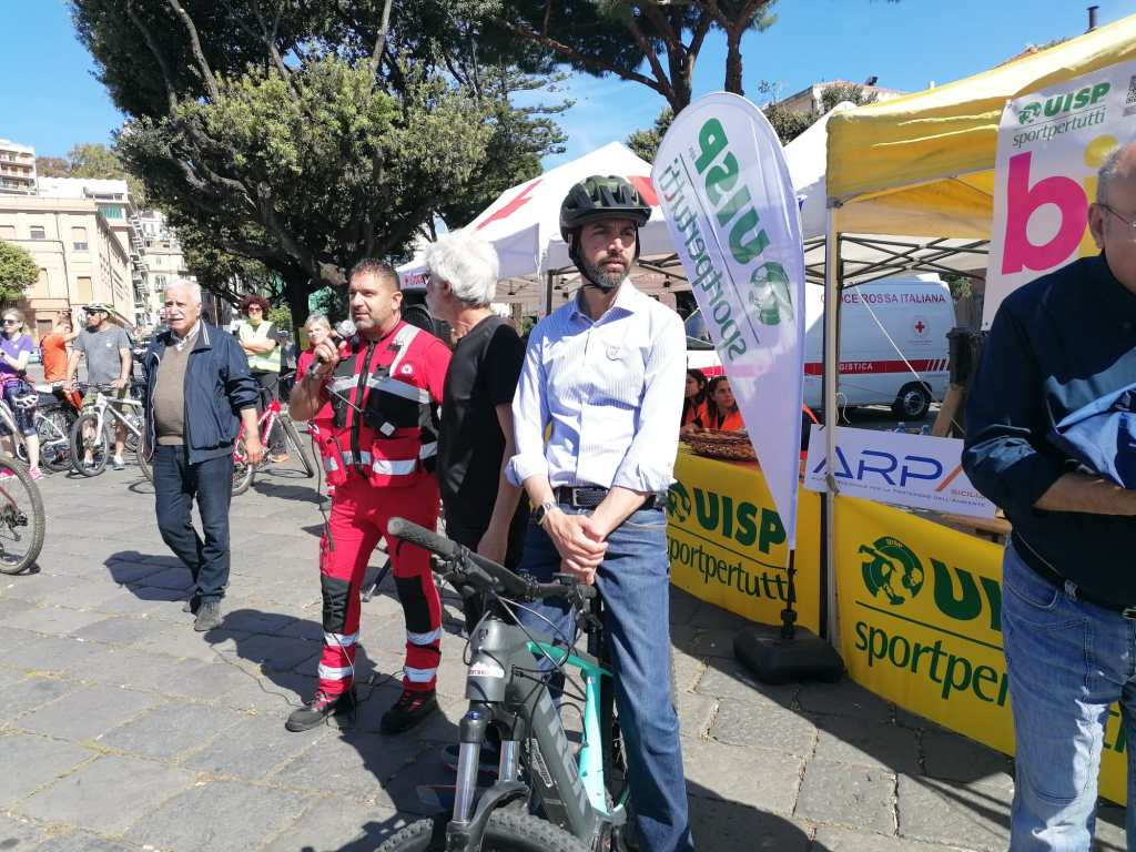 Il giorno di Bicincittà, Basile: "Nel 2023 non si può parlare di auto in pieno centro" VIDEO