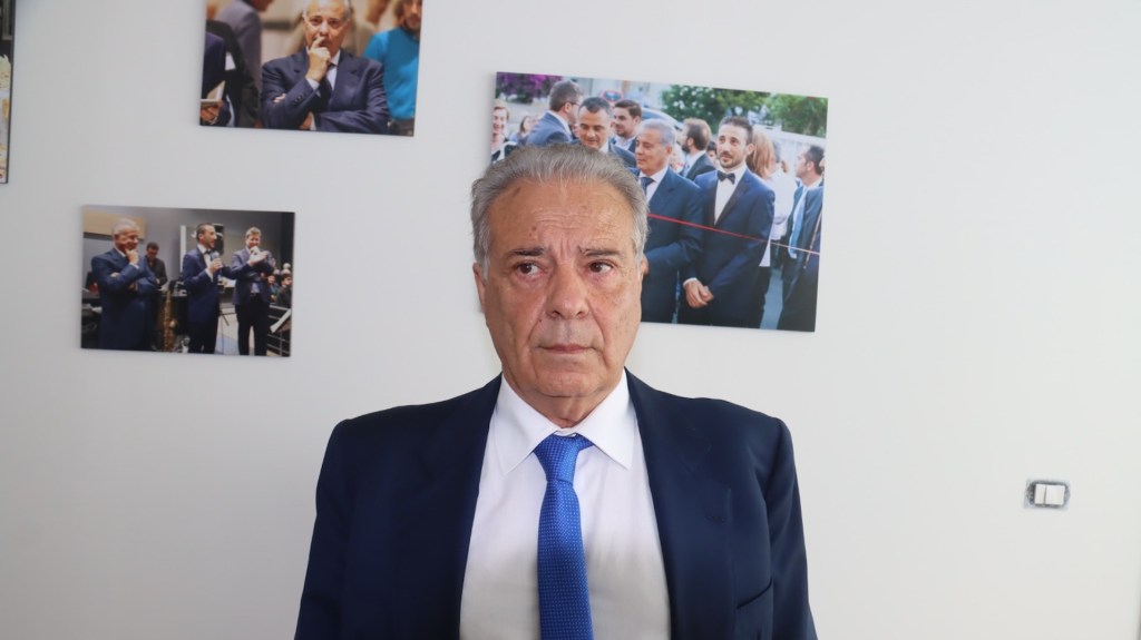 sciotto nel suo ufficio