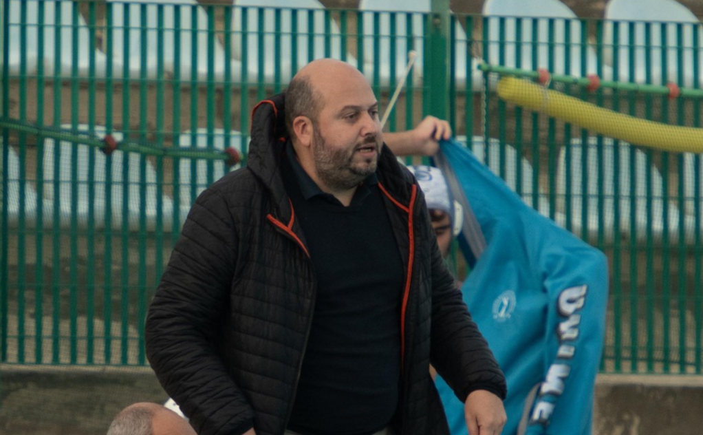 dirigente sergio naccari a bordo vasca