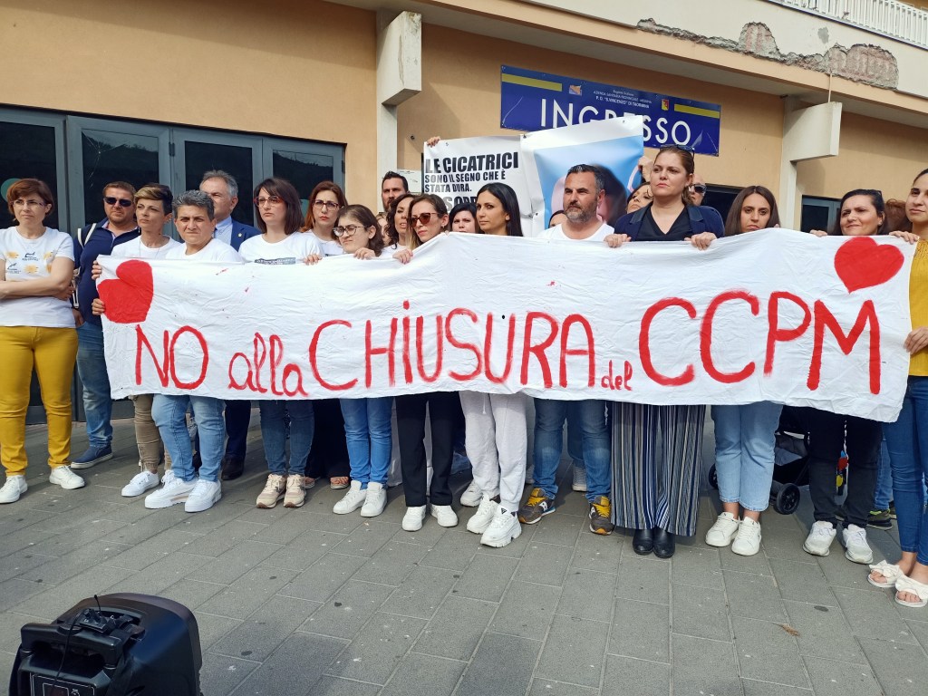 Manifestazione contro chiusura Ccpm Taormina