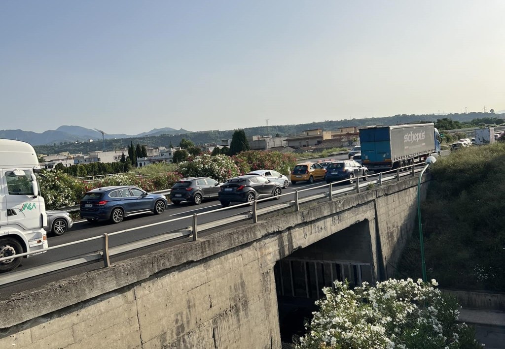 Incidenti in autostrada, code nella Messina-Palermo