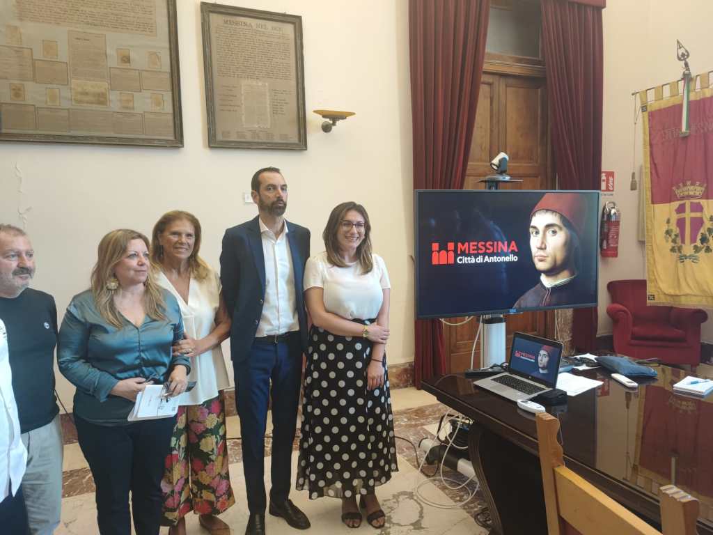 La progettista grafica Sofia Di Grazia ha vinto il concorso, mentre il pasticcere Lillo Freni ha presentato un dolce dedicato all'artista Antonello da Messina