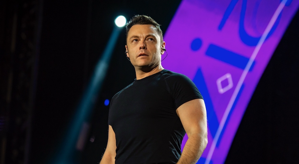 Messina è di Tiziano Ferro, 30 canzoni per il pubblico dello stadio "Scoglio"