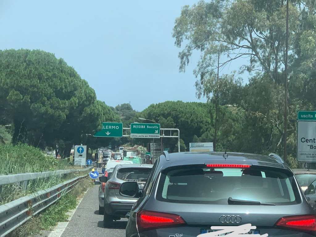 Viadotto Ritiro, file chilometriche in autostrada