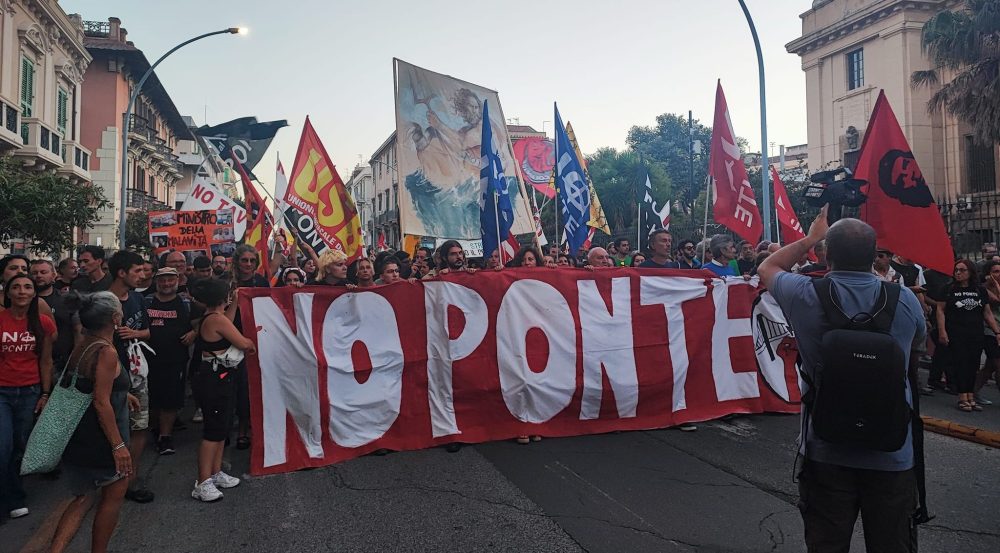 Manifestazione contro il ponte sullo Stretto, agoato 2023