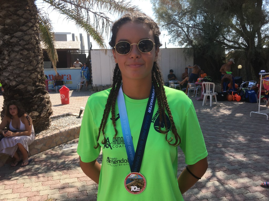 giorgia di mario premiata campionessa regionale seniores-cadetti 10 km nuoto