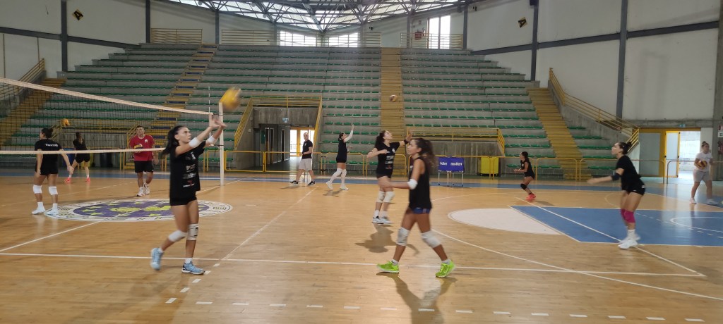 Una fase dell'allenamento de La Saracena Volley