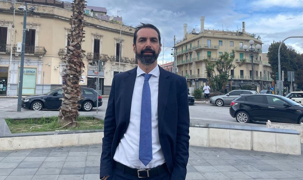 Federico Basile, sindaco di Messina, a piazza Cairoli