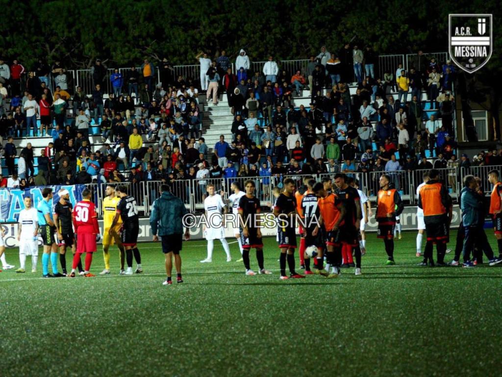squadre in campo con scarsa illuminazione a francavilla