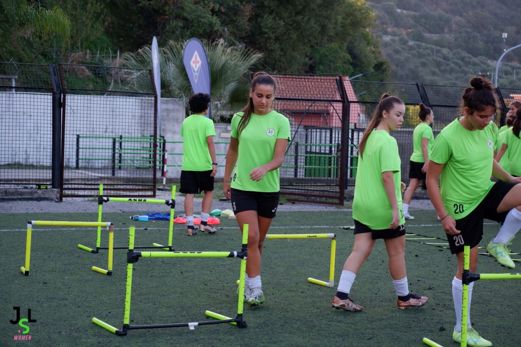 le ragazze della junior sport lab in allenamento