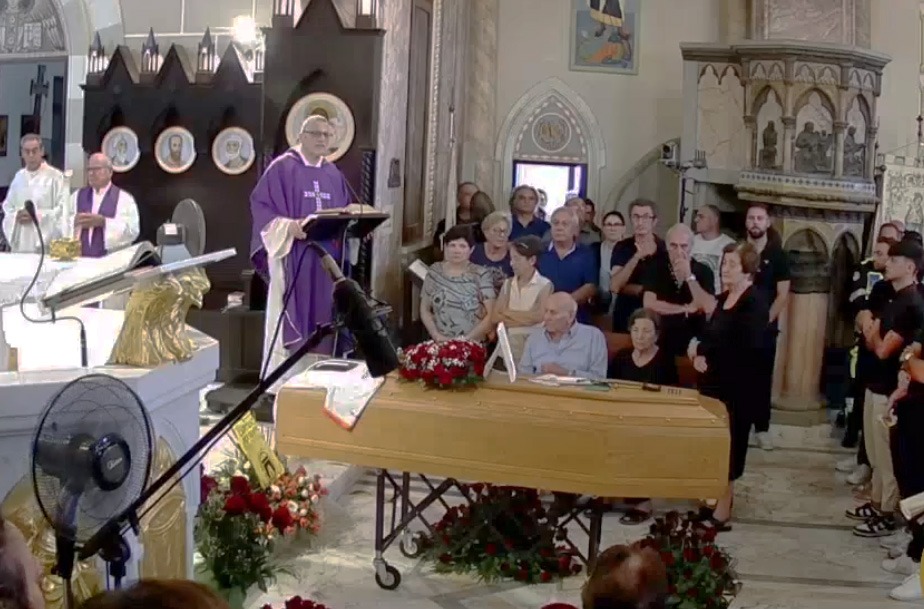 La bara di Pippo Catania in chiesa 
