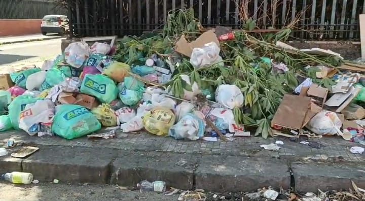 Messina. Discarica abusiva di rifiuti in via Rovigo
