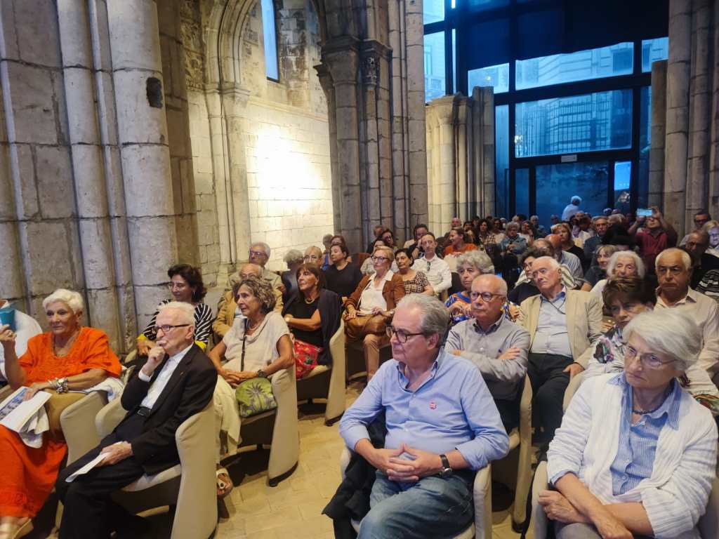 Platea a S. Maria Alemanna incontro di "Invece del ponte" a Messina