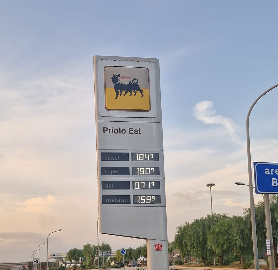 Distributore benzina Priolo Est